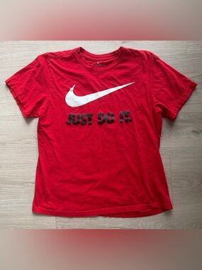 Nike Red Crewneck T‑Shirt with White Swoosh